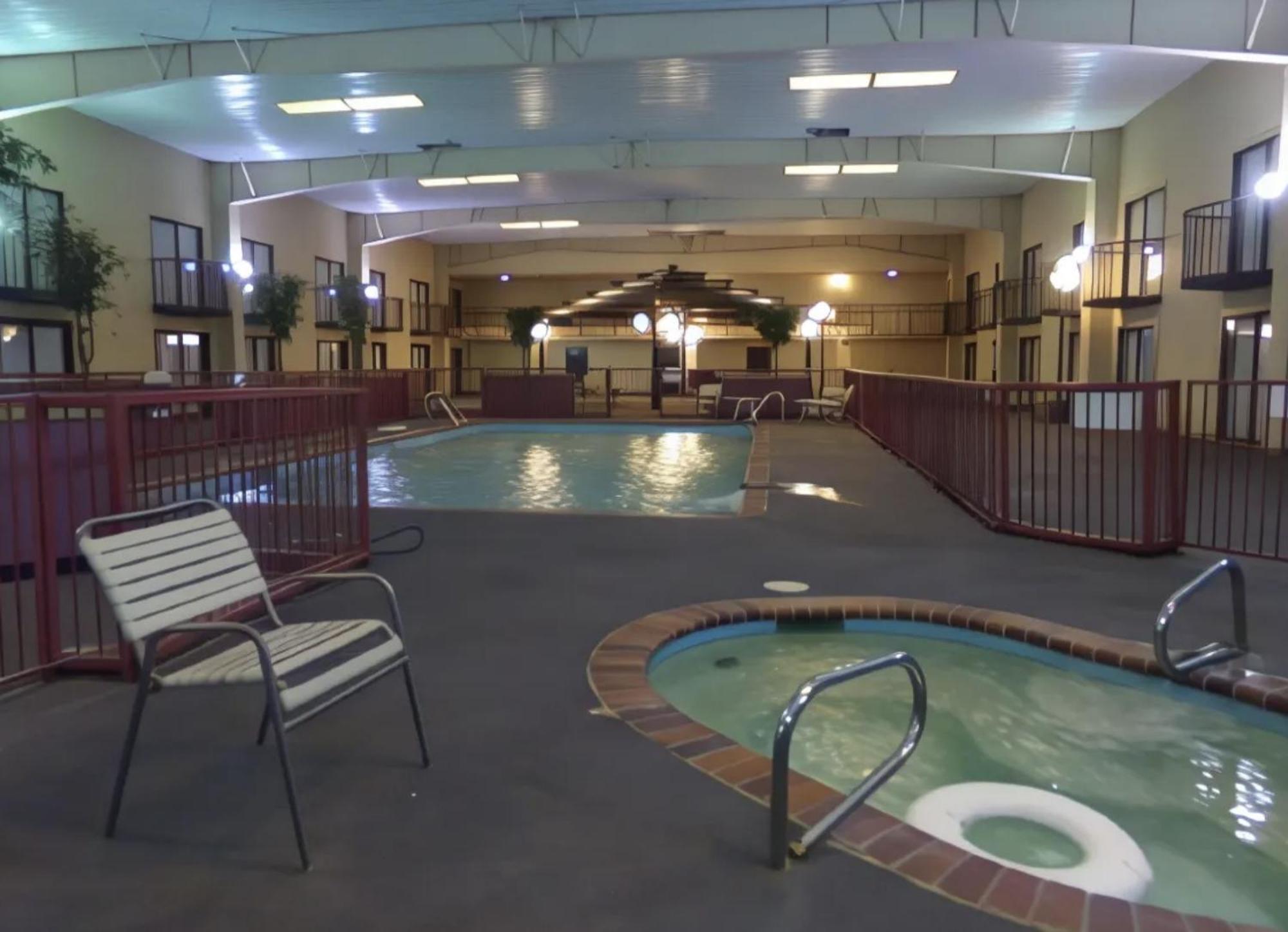 אלטוס Regency Inn & Suites מראה חיצוני תמונה
