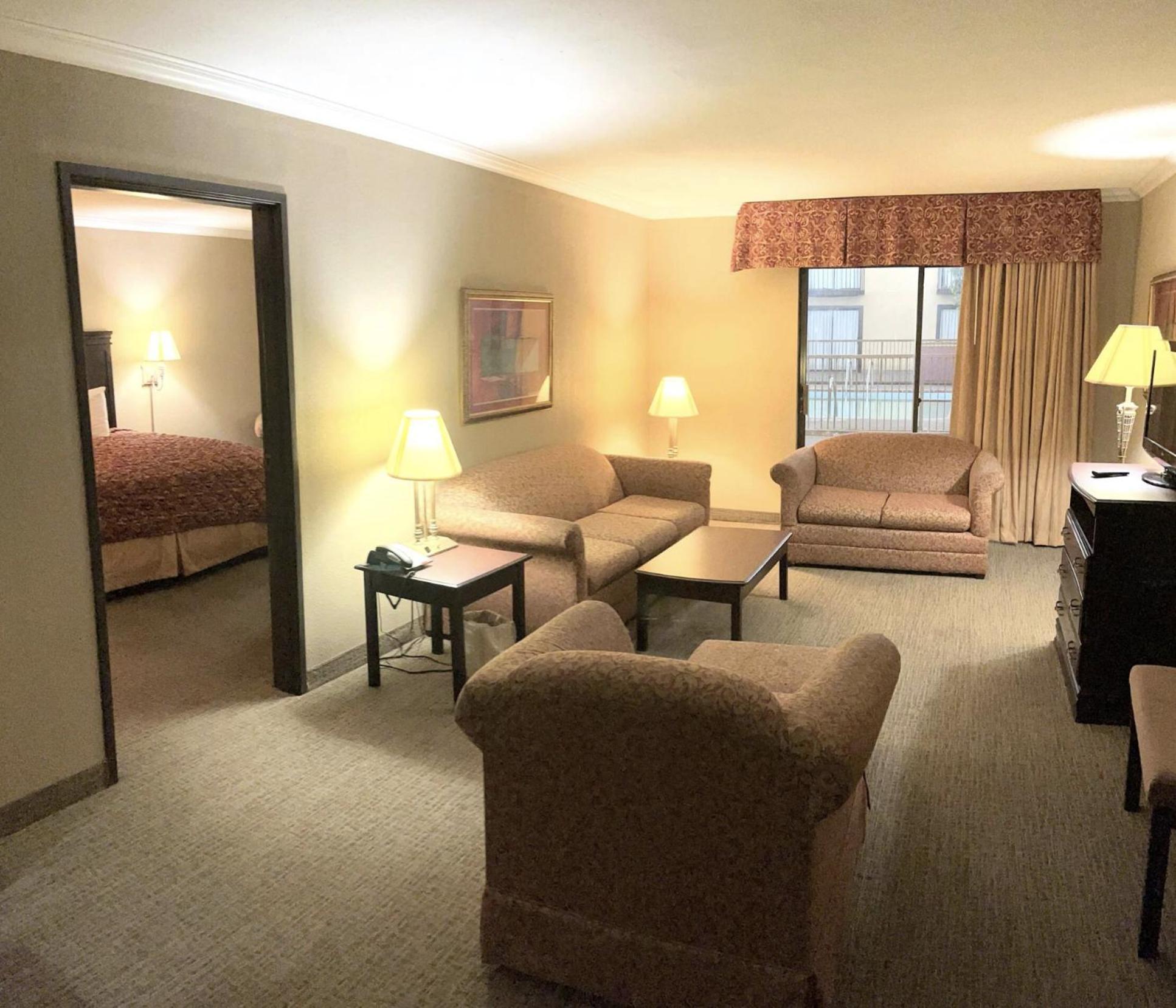 אלטוס Regency Inn & Suites מראה חיצוני תמונה